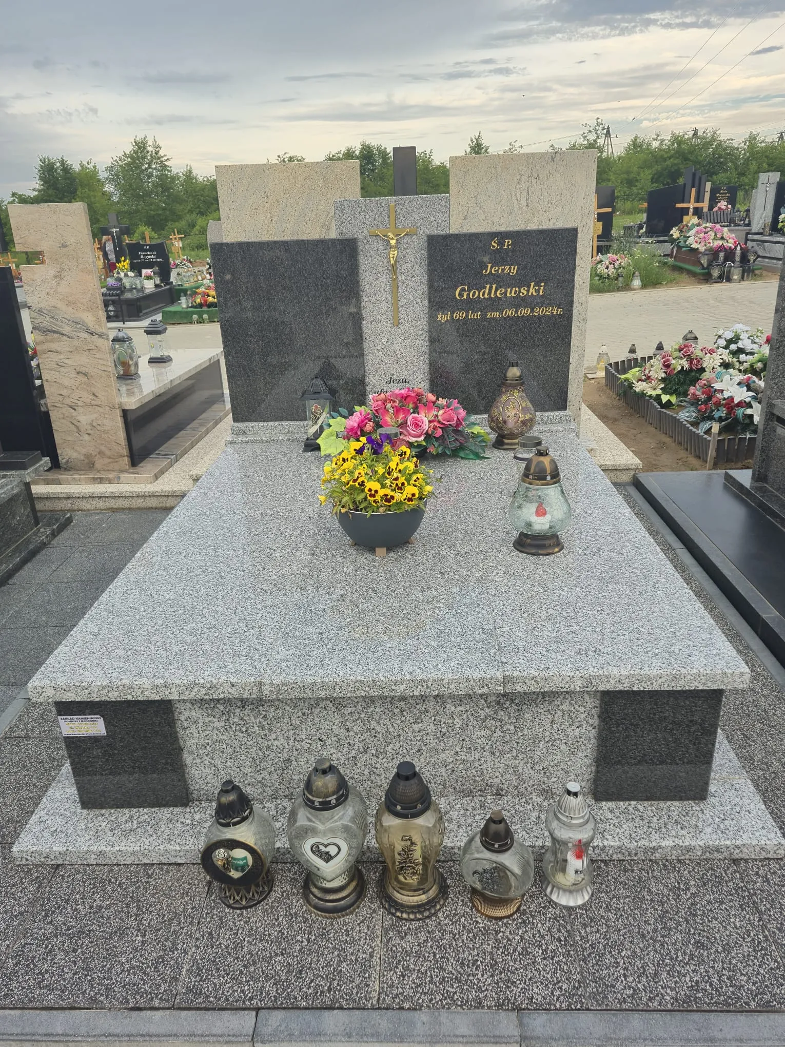 Realizacja kamieniarska 12 — Zakład Kamieniarski Paulina i Maria Banach, Stara Łomża