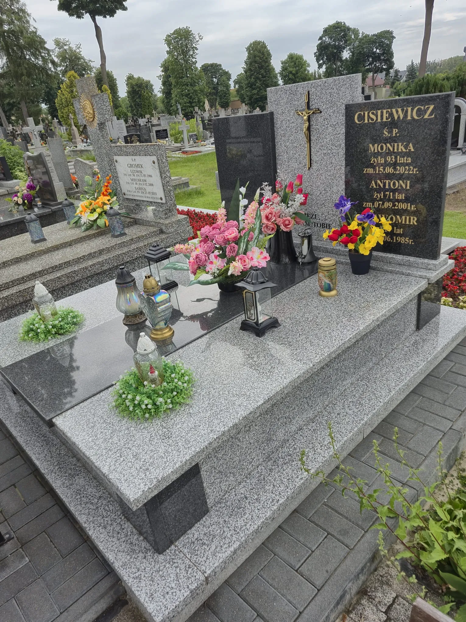 Realizacja kamieniarska 28 — Zakład Kamieniarski Paulina i Maria Banach, Stara Łomża